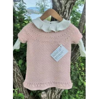 HÅNDSTRIKKET BABYKJOLE  OLIVIA  ROSA  6  MNDR