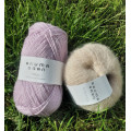 STRIKKEPAKKE KATRINE VENDBAR LUE  LYS LILLA/BEIGE