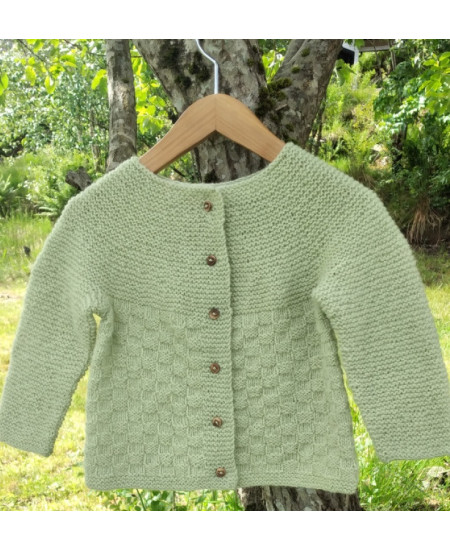 STRIKKEPAKKE  LUKAS  BABYJAKKE  - PISTASJE