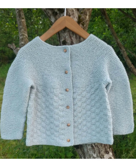 HÅNDSTRIKKET BABYJAKKE LAMMEULL   LUKAS   9 - 12 MNDR