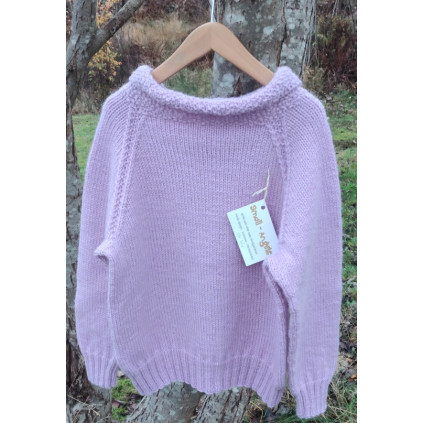 HÅNDSTRIKKET  BARNEGENSER  SOFIE  ULL 5 - 6 år